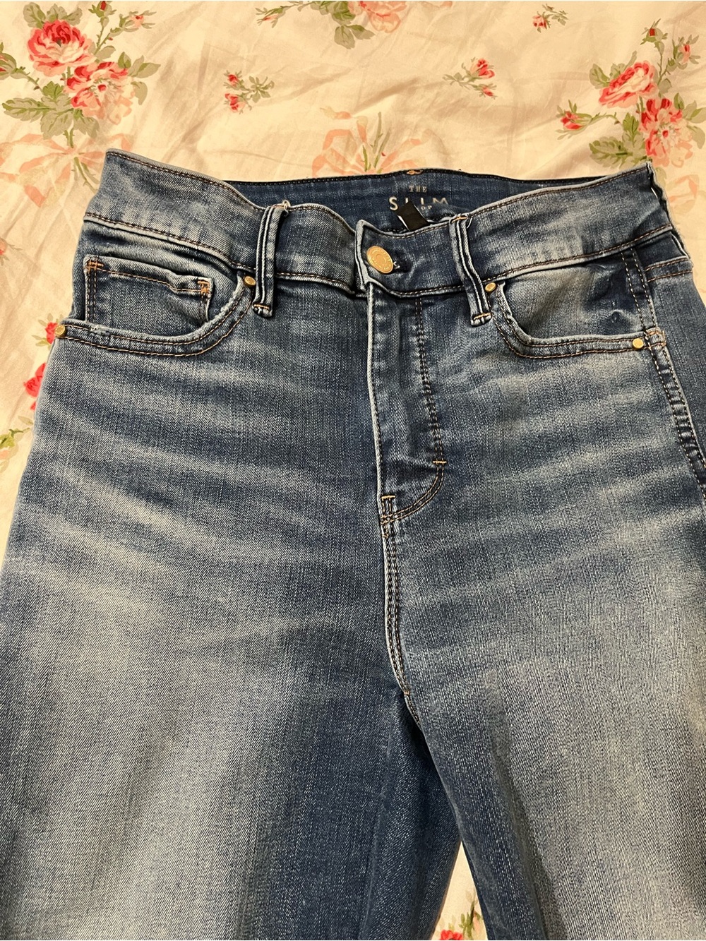 WHBM Classic Blue Women's Straight slim Jeans with Decorative Hem size 0 - Picture 5 of 10